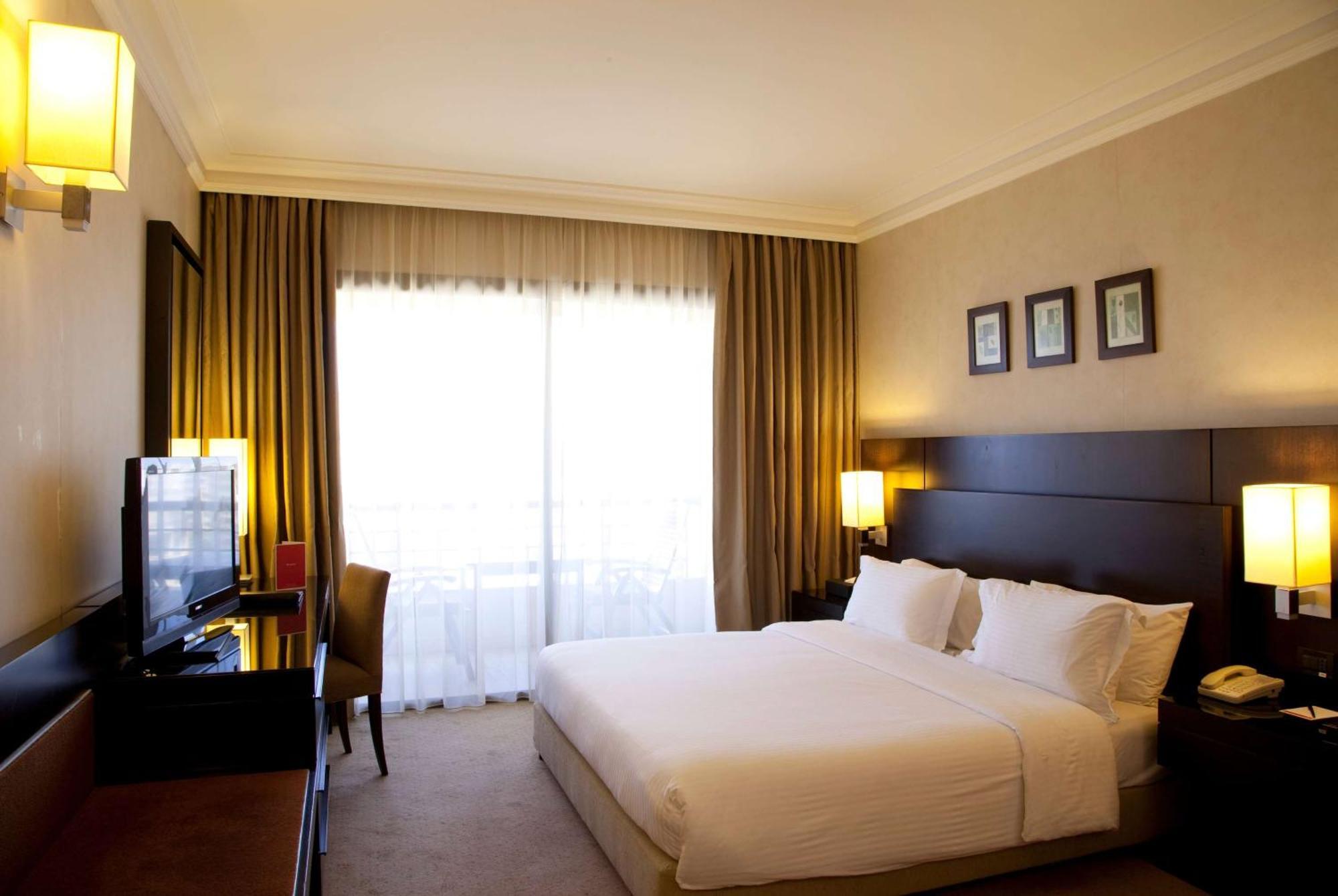 รามาดา พลาซา บาย วินด์แฮม เบรุต ราอูเช Hotel ภายนอก รูปภาพ