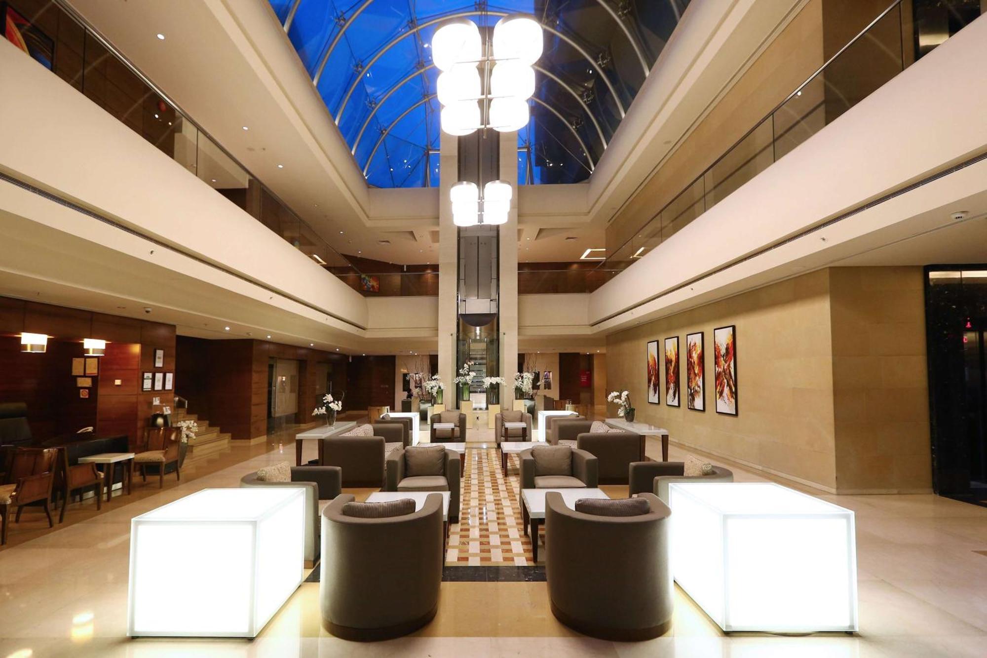 รามาดา พลาซา บาย วินด์แฮม เบรุต ราอูเช Hotel ภายนอก รูปภาพ