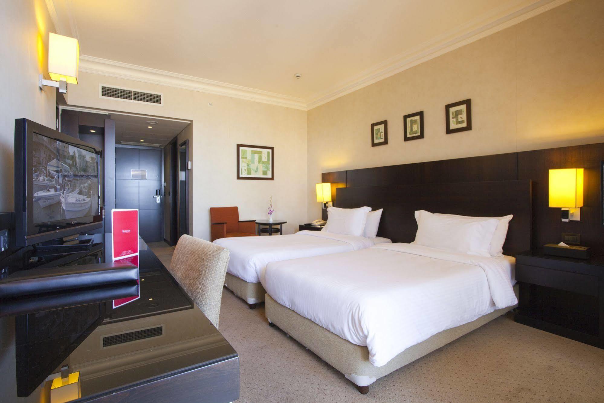 รามาดา พลาซา บาย วินด์แฮม เบรุต ราอูเช Hotel ภายนอก รูปภาพ