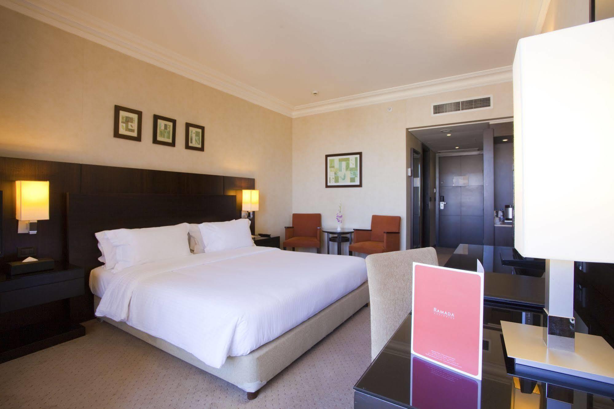 รามาดา พลาซา บาย วินด์แฮม เบรุต ราอูเช Hotel ภายนอก รูปภาพ