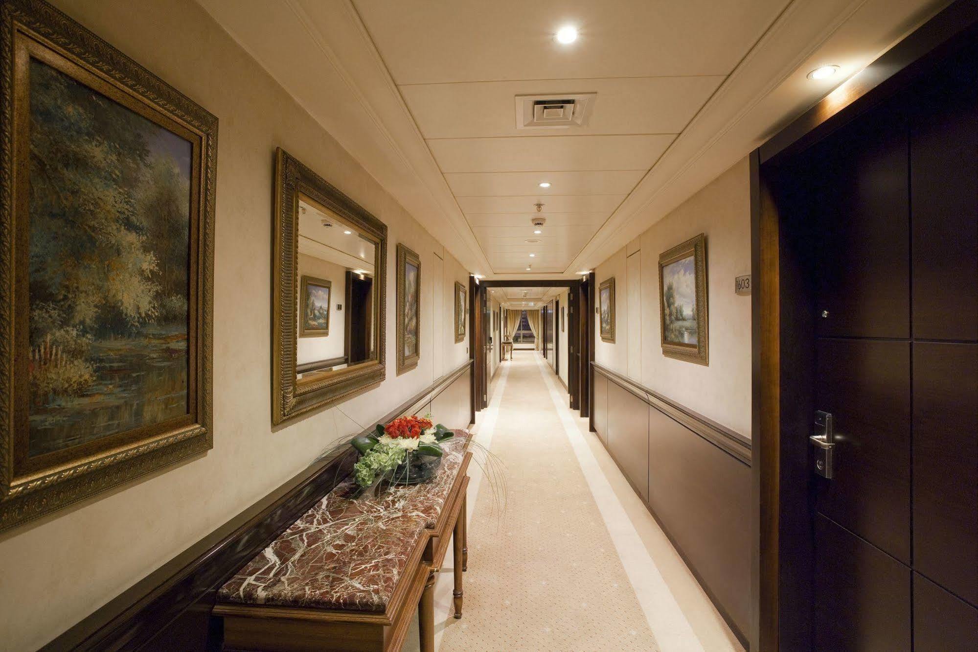 รามาดา พลาซา บาย วินด์แฮม เบรุต ราอูเช Hotel ภายนอก รูปภาพ