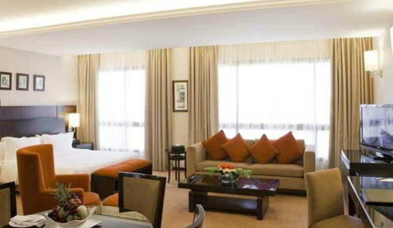 รามาดา พลาซา บาย วินด์แฮม เบรุต ราอูเช Hotel ภายนอก รูปภาพ